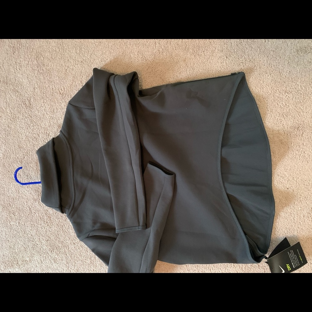 Women’s Nike Dryfit Pullover